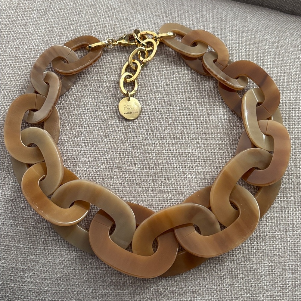 PONO resin necklace